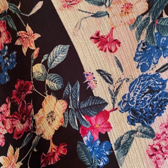 Guess Floral Top - Picture 3 of 6